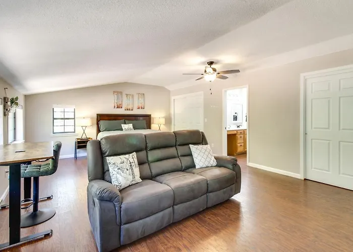 Holiday home 2 Mi To Rainbow Lake: W/ Furnished Deck! *